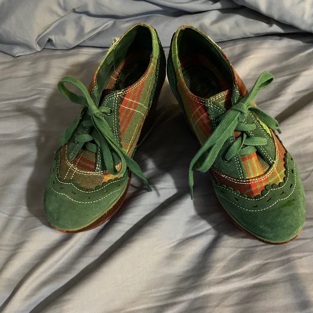 Green plaid platforms by Miss L Fire size 6 (EU 36)